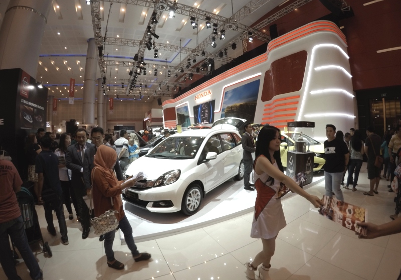 HONDA SURABAYA CENTER RAIH PERTUMBUHAN PENJUALAN 112% PADA TAHUN 2015