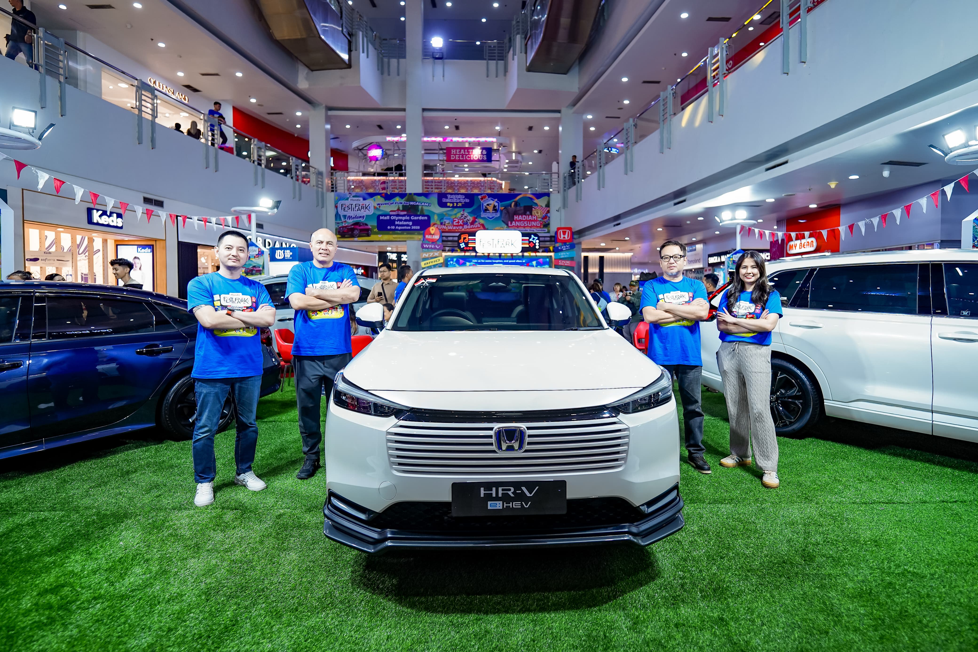 Calvin Area Sales and Dealer Development Manager Honda Surabaya Center, Main Dealer Honda wilayah Jawa Timur, Bali dan Nusa Tenggara, Edwin Nugroho Operational Director Honda Sukun Malang, Herman Pribadi, Branch Manager Dealer Honda Mandalasena, Ingelina Aprilliawati Marketing Communication Manager Honda Surabaya Center