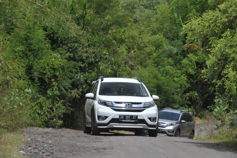 EKSPLORASI EKSOTISME LOMBOK, HONDA SURABAYA CENTER AJAK MEDIA UJI KETANGGUHAN HONDA BR-V PADA BRAVER EXPLORATION 2