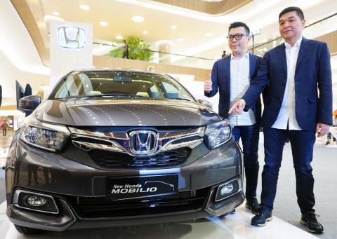 HONDA SURABAYA CENTER LUNCURKAN HONDA MOBILIO SPECIAL EDITION DENGAN TAMPILAN LEBIH ELEGAN DI SURABAYA