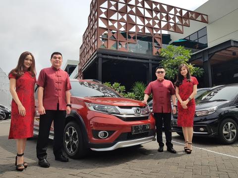 DONGRAK PENJUALAN AWAL TAHUN 2018, HONDA SURABAYA CENTER BERIKAN PROGRAM “HONDA BAWA HOKI”